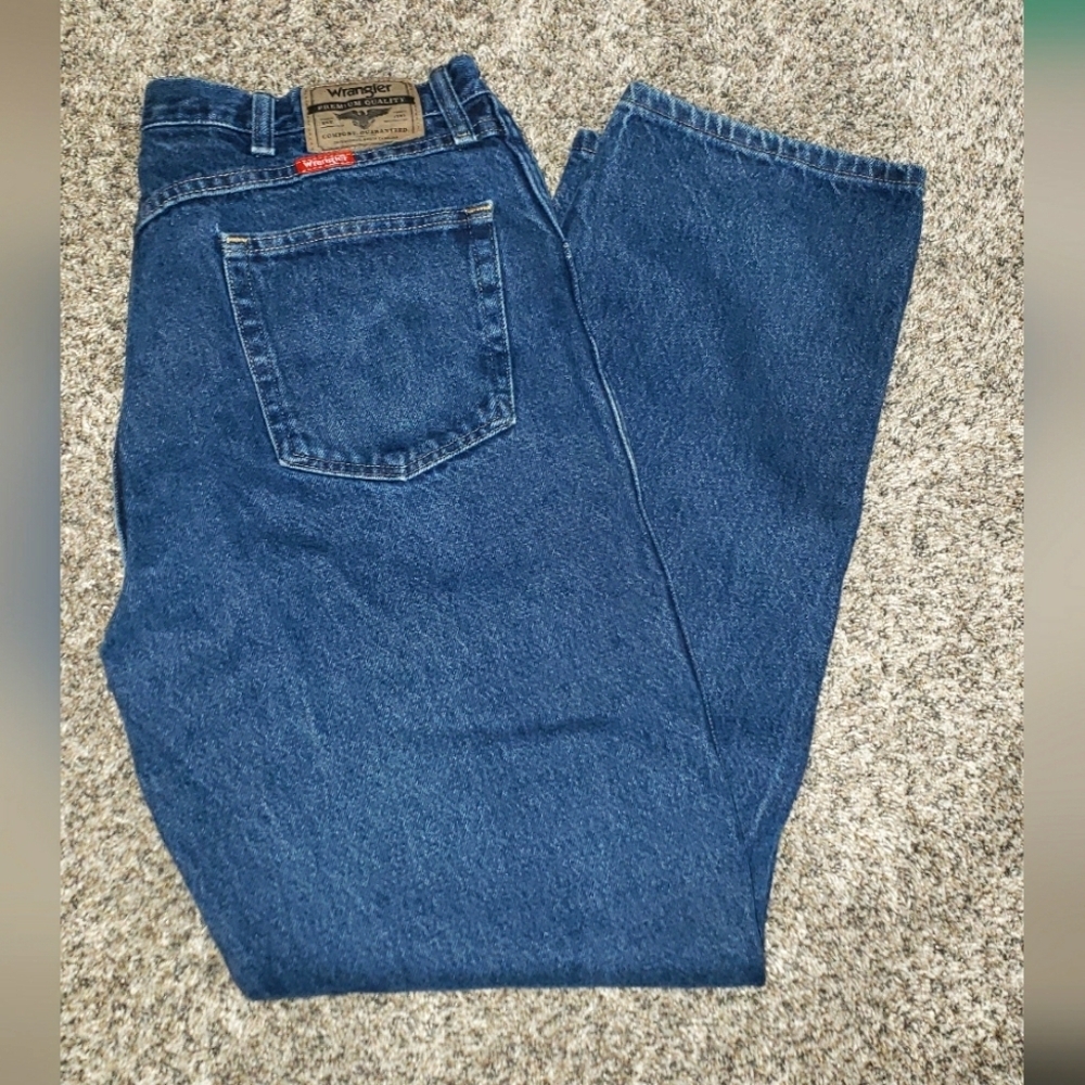 Wrangler | Regular Relaxed Fit 38×32 Red Tag Jeans